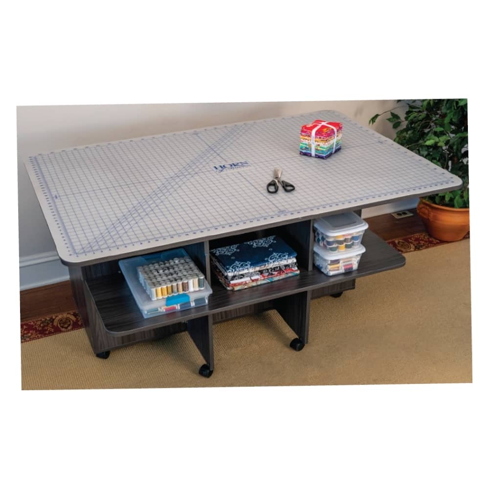 Horn_7600 Table_lifestyle