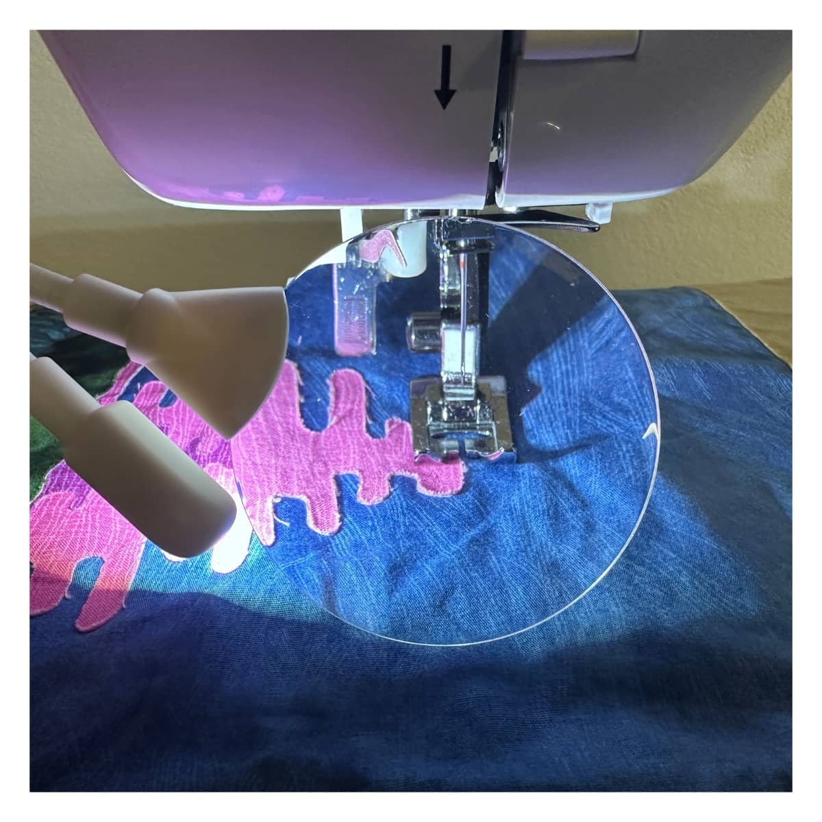 SewFine_magLight_closeBlue